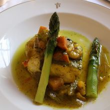 MUSEUM MENUのメインディッシュ：タラ料理