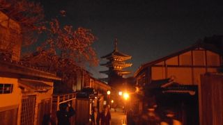 夜は静かで雰囲気が良い