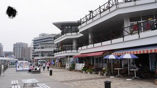 お土産にお食事に