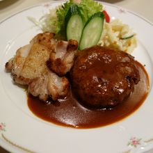 チキングリル（香草風味）とハンバーグ