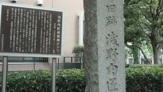 芥川龍之介生誕の地から１０歩