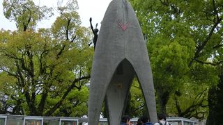 多くの千羽鶴が印象的