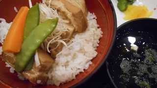 沖縄料理を「丼ぶり」で！