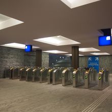 ブレダ駅の自動改札(素通りできます。)