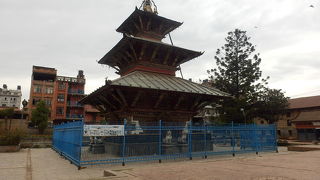 ダルバール広場から南へ