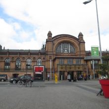 街の大きさの割には小さな駅