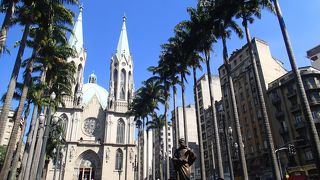 セー広場の大聖堂