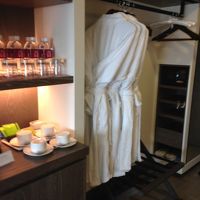 最近はこういうオープンタイプのクローゼットが流行なのか？