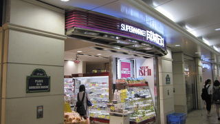 副都心線池袋駅改札外の地下ショッピング街