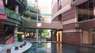 巨大ショッピングモール