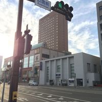 けやき大通りからの外観