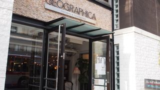 ゴージャスな雰囲気の家具が多かったです