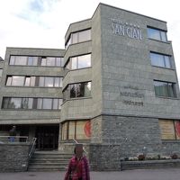 モダンな外観のホテルです