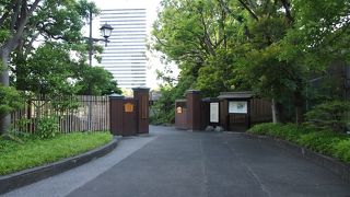 小ぢんまりとした庭園