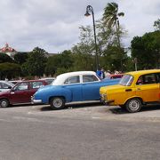 キューバでは、いろいろな種類のタクシーに乗るべし～！