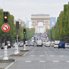 凱旋門が見えます