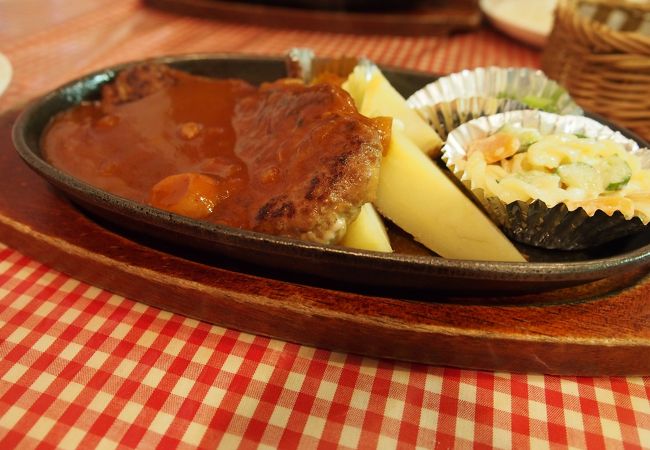 昭和な雰囲気が懐かしい喫茶店風レストラン