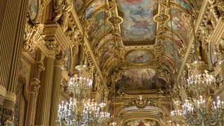 豪華絢爛なオペラ座