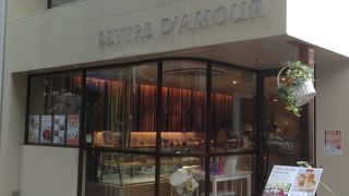 プラチナ通りのおしゃれなティースポット