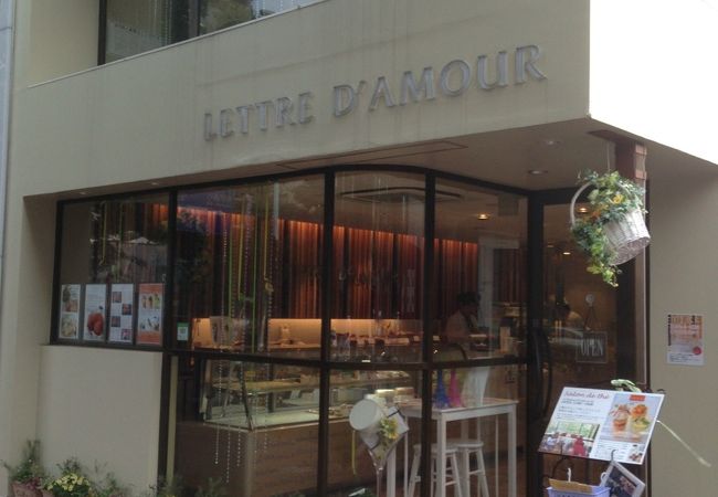 プラチナ通りのおしゃれなティースポット