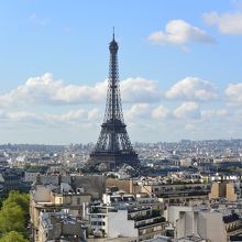 エッフェル塔も眺められます