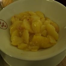 シュニッツェルの付け合せのポテトサラダ