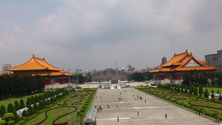 中正記念公園の音楽館と芸術館