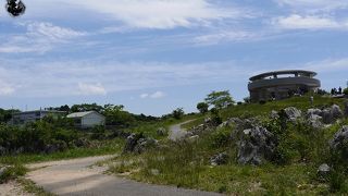 カルスト台地の絶景を満喫できる。