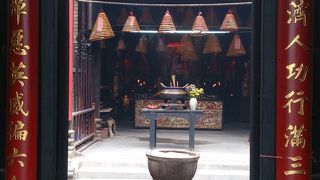 地元感たっぷりの廟