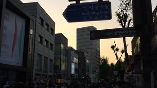 鍾路仁寺洞でございます