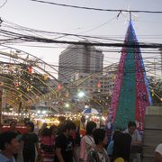 夜市がメインの観光市場