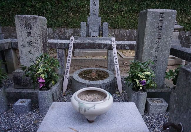 「花燃ゆ」文の墓と夏目雅子の墓