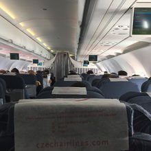 座席は3-3でした