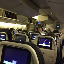 座席は新機体なので広め。居心地は悪くありませんでした。
