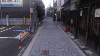 空也上人が踊念仏を始めた場所として知られています