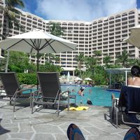 プールサイド。ジャグジーは故障？使用不可