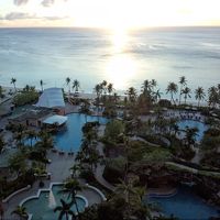 部屋からプールサイド＆海＆夕日なりかけ