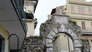 タオルミナの町への出入り口