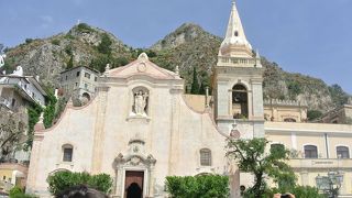 ファサードが印象的です