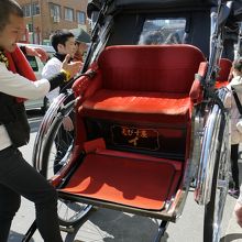 頼もしいお兄さんが浅草の町を颯爽と走ってくれます★