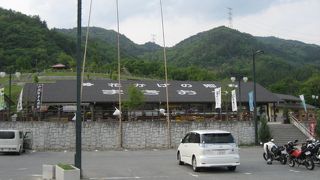 公園が隣接されていて子連れには利用しやすそう