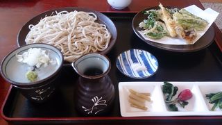 寒ざらしそばと山菜の天ぷら