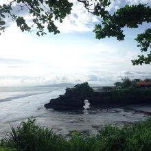 寺院と反対側の岬