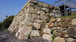 眼下に関門海峡を望む絶好のロケーション