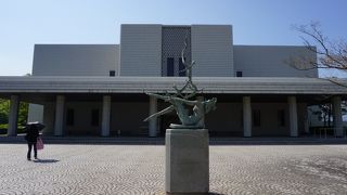 地元ゆかりの狩野芳崖や高島北海の作品