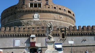 円筒形のユニークな形のお城