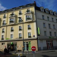 北口駅前にあり、スーツケースの移動に楽です。