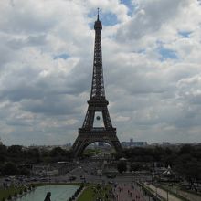 期間限定テニスボールのアクセサリー付