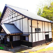 この建物の中は仕掛けでいっぱい！