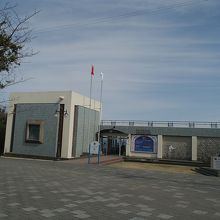 改修工事前の全景。